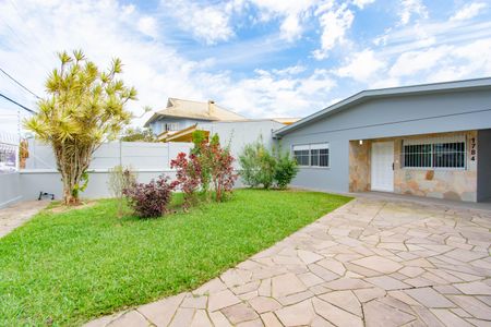 Casa à venda com 190m², 5 quartos e 4 vagas Casa à venda com 190m², 5 quartos e 4 vagasFachada da Casa