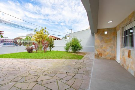 Casa à venda com 190m², 5 quartos e 4 vagas Casa à venda com 190m², 5 quartos e 4 vagasÁrea externa