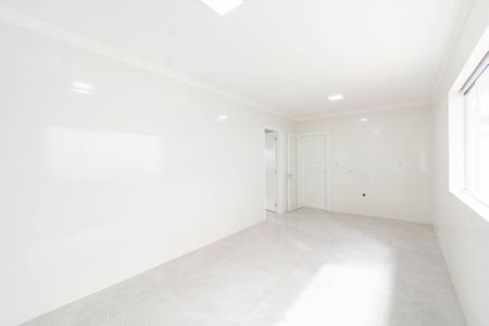 Casa à venda com 190m², 5 quartos e 4 vagas Casa à venda com 190m², 5 quartos e 4 vagasCozinha