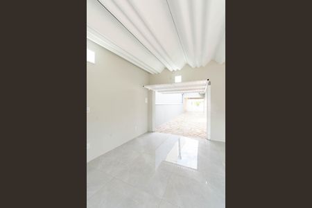 Casa à venda com 190m², 5 quartos e 4 vagas Casa à venda com 190m², 5 quartos e 4 vagasGaragem
