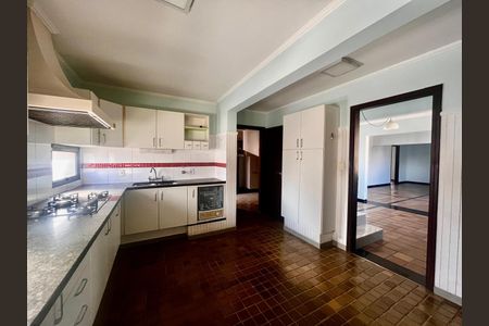 Apartamento para alugar com 210m², 4 quartos e 2 vagas Apartamento para alugar com 210m², 4 quartos e 2 vagasCozinha