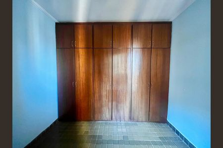 Apartamento para alugar com 210m², 4 quartos e 2 vagas Apartamento para alugar com 210m², 4 quartos e 2 vagasQuarto de Serviço