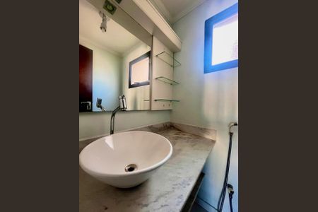 Apartamento para alugar com 210m², 4 quartos e 2 vagas Apartamento para alugar com 210m², 4 quartos e 2 vagasLavabo