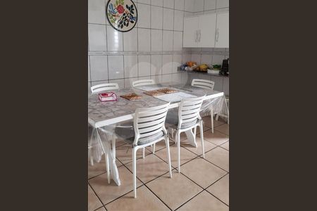 Casa à venda com 4 quartos, 220m² em Jardim Ubirajara, São Paulo