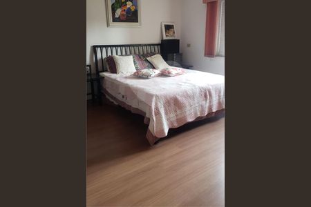 Casa à venda com 4 quartos, 220m² em Jardim Ubirajara, São Paulo