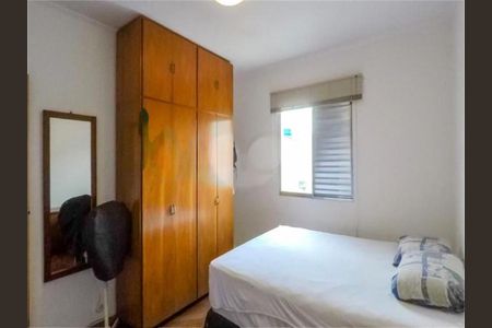 Casa à venda com 217m², 4 quartos e 4 vagas