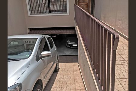 Casa à venda com 217m², 4 quartos e 4 vagas