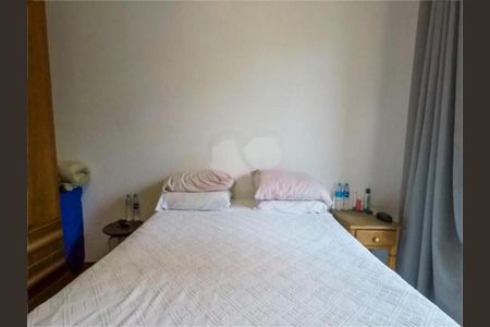 Casa à venda com 217m², 4 quartos e 4 vagas