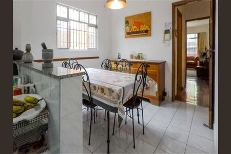 Casa à venda com 217m², 4 quartos e 4 vagas