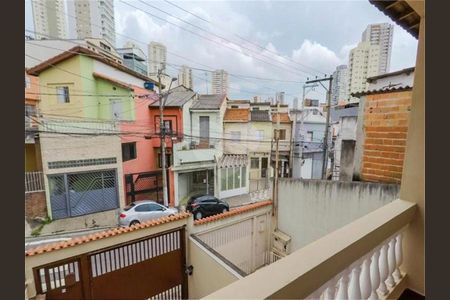 Casa à venda com 217m², 4 quartos e 4 vagas
