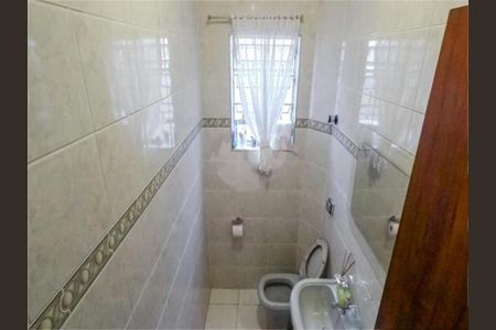 Casa à venda com 217m², 4 quartos e 4 vagas