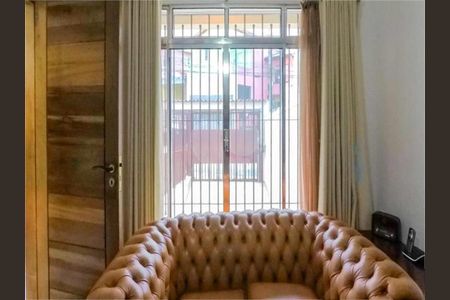 Casa à venda com 217m², 4 quartos e 4 vagas