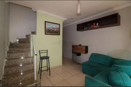 Casa à venda com 68m², 2 quartos e 1 vaga