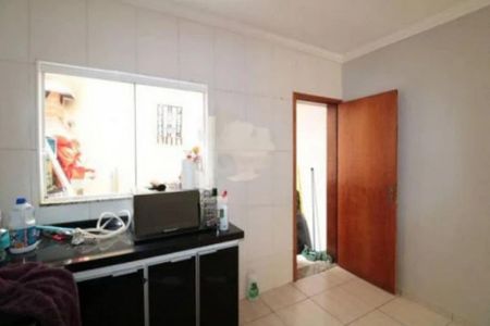 Casa à venda com 68m², 2 quartos e 1 vaga