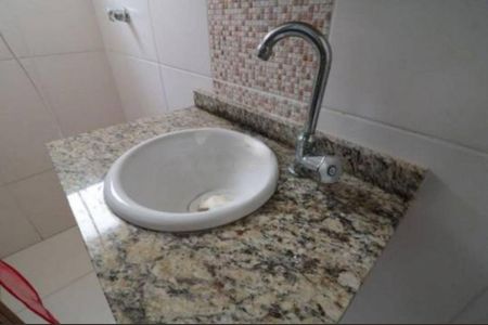 Casa à venda com 68m², 2 quartos e 1 vaga
