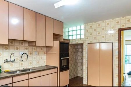 Casa à venda com 288m², 3 quartos e 4 vagas
