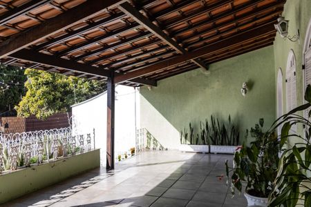 Casa à venda com 300m², 4 quartos e 3 vagasÁrea externa