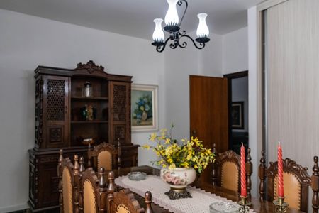 Casa à venda com 300m², 4 quartos e 3 vagasCopa