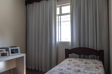 Casa à venda com 300m², 4 quartos e 3 vagasQuarto 2