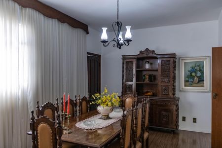 Casa à venda com 300m², 4 quartos e 3 vagasCopa