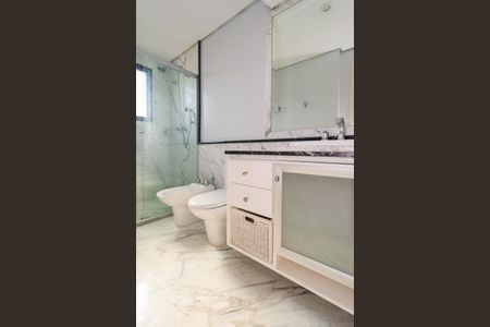 Apartamento para alugar com 373m², 5 quartos e 5 vagas Apartamento para alugar com 373m², 5 quartos e 5 vagasBanheiro da Suíte 3