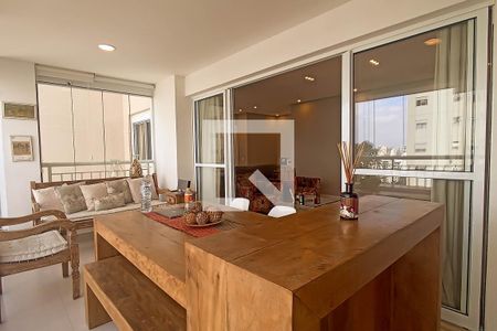 Apartamento à venda com 132m², 3 quartos e 2 vagas