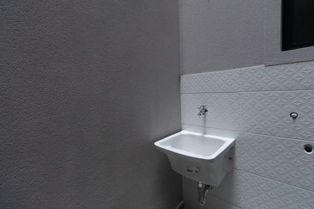 Apartamento à venda com 27m², 2 quartos e sem vaga Apartamento à venda com 27m², 2 quartos e sem vagaCozinha e Área de Serviço