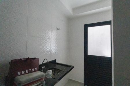 Apartamento à venda com 27m², 2 quartos e sem vaga Apartamento à venda com 27m², 2 quartos e sem vagaBanheiro Social