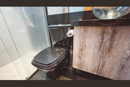 Apartamento à venda com 133m², 4 quartos e 2 vagasBanheiro da Suíte 1