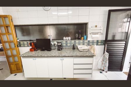Apartamento à venda com 133m², 4 quartos e 2 vagasCozinha