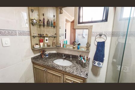 Apartamento à venda com 133m², 4 quartos e 2 vagasBanheiro da Suíte 3