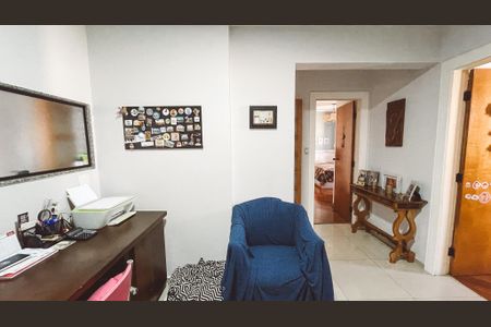 Apartamento à venda com 133m², 4 quartos e 2 vagasEscritório