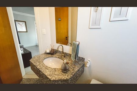 Apartamento à venda com 133m², 4 quartos e 2 vagasLavabo