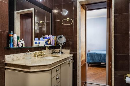 Casa à venda com 320m², 4 quartos e 3 vagasBanheiro da Semi Suíte