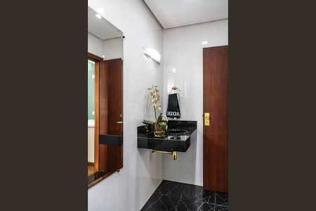 Casa à venda com 320m², 4 quartos e 3 vagasLavabo