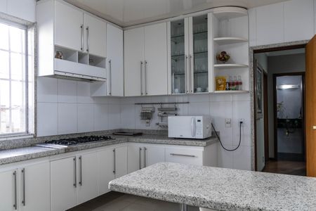 Casa à venda com 320m², 4 quartos e 3 vagasCozinha