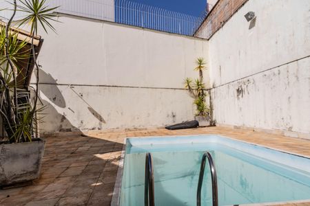 Casa à venda com 320m², 4 quartos e 3 vagasPiscina
