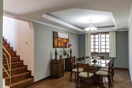 Casa à venda com 320m², 4 quartos e 3 vagasCopa