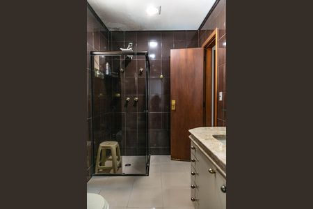 Casa à venda com 320m², 4 quartos e 3 vagasBanheiro da Semi Suíte