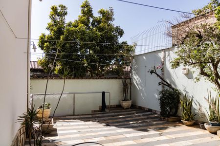 Casa à venda com 320m², 4 quartos e 3 vagasÁrea externa