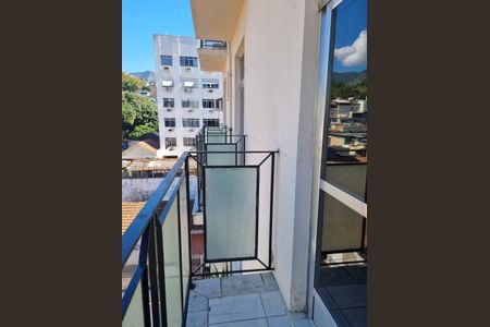 Apartamento à venda com 61m², 2 quartos e 2 vagas Apartamento à venda com 61m², 2 quartos e 2 vagasSacada