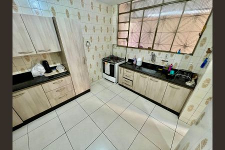 Casa à venda com 263m², 6 quartos e 3 vagasCozinha