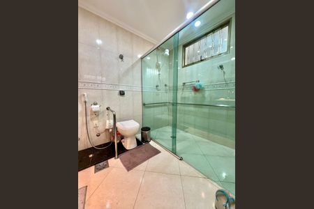 Casa à venda com 263m², 6 quartos e 3 vagasQuarto 1 - Suíte