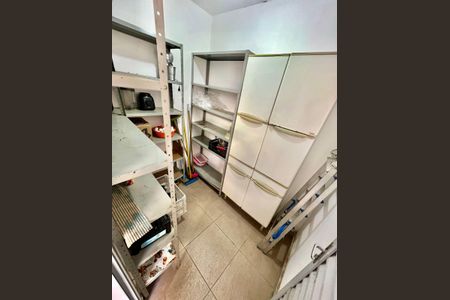 Casa à venda com 263m², 6 quartos e 3 vagasDispensa
