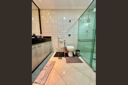 Casa à venda com 263m², 6 quartos e 3 vagasQuarto 1 - Suíte