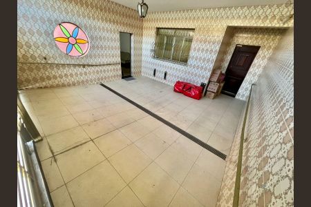 Casa à venda com 263m², 6 quartos e 3 vagasGaragem