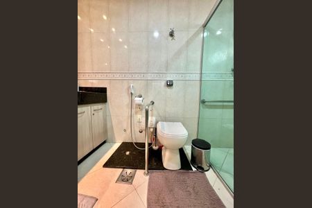 Casa à venda com 263m², 6 quartos e 3 vagasQuarto 1 - Suíte