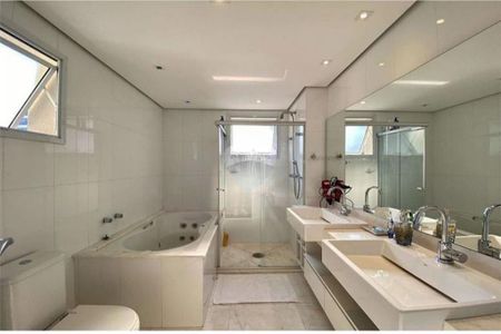 Apartamento à venda com 245m², 4 quartos e 4 vagas