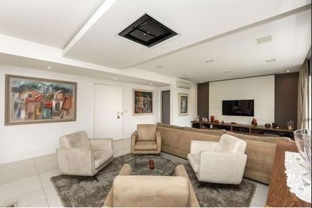 Apartamento à venda com 245m², 4 quartos e 4 vagas