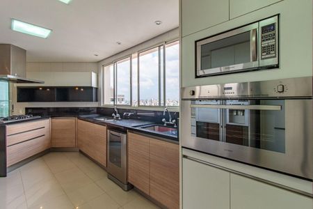 Apartamento à venda com 351m², 4 quartos e 4 vagas